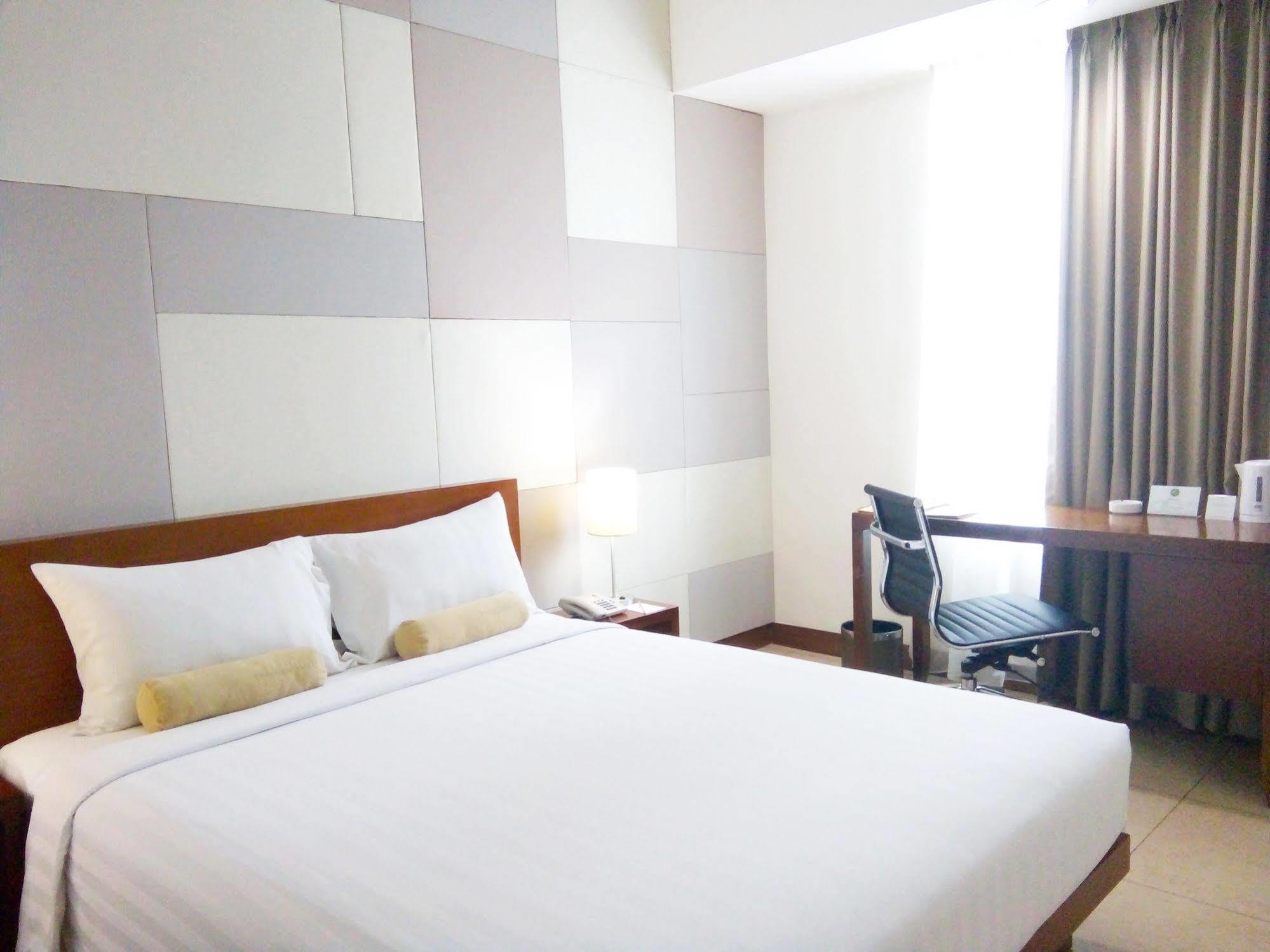 Park Hotel Cawang Jakarta Extérieur photo