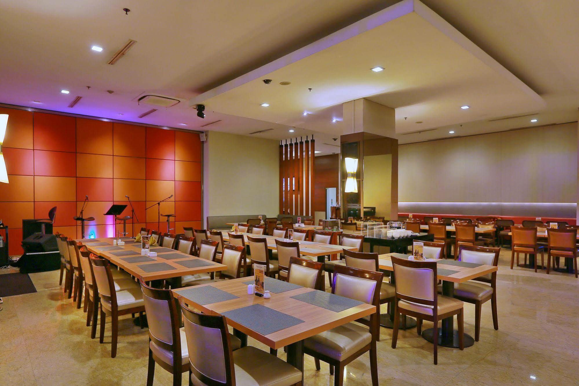 Park Hotel Cawang Jakarta Extérieur photo
