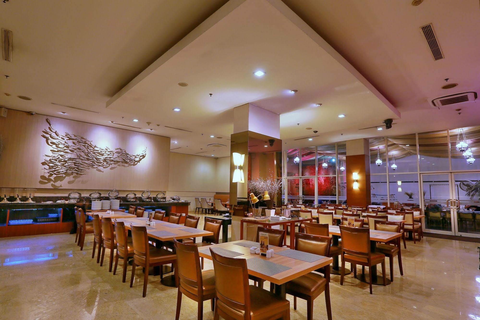 Park Hotel Cawang Jakarta Extérieur photo