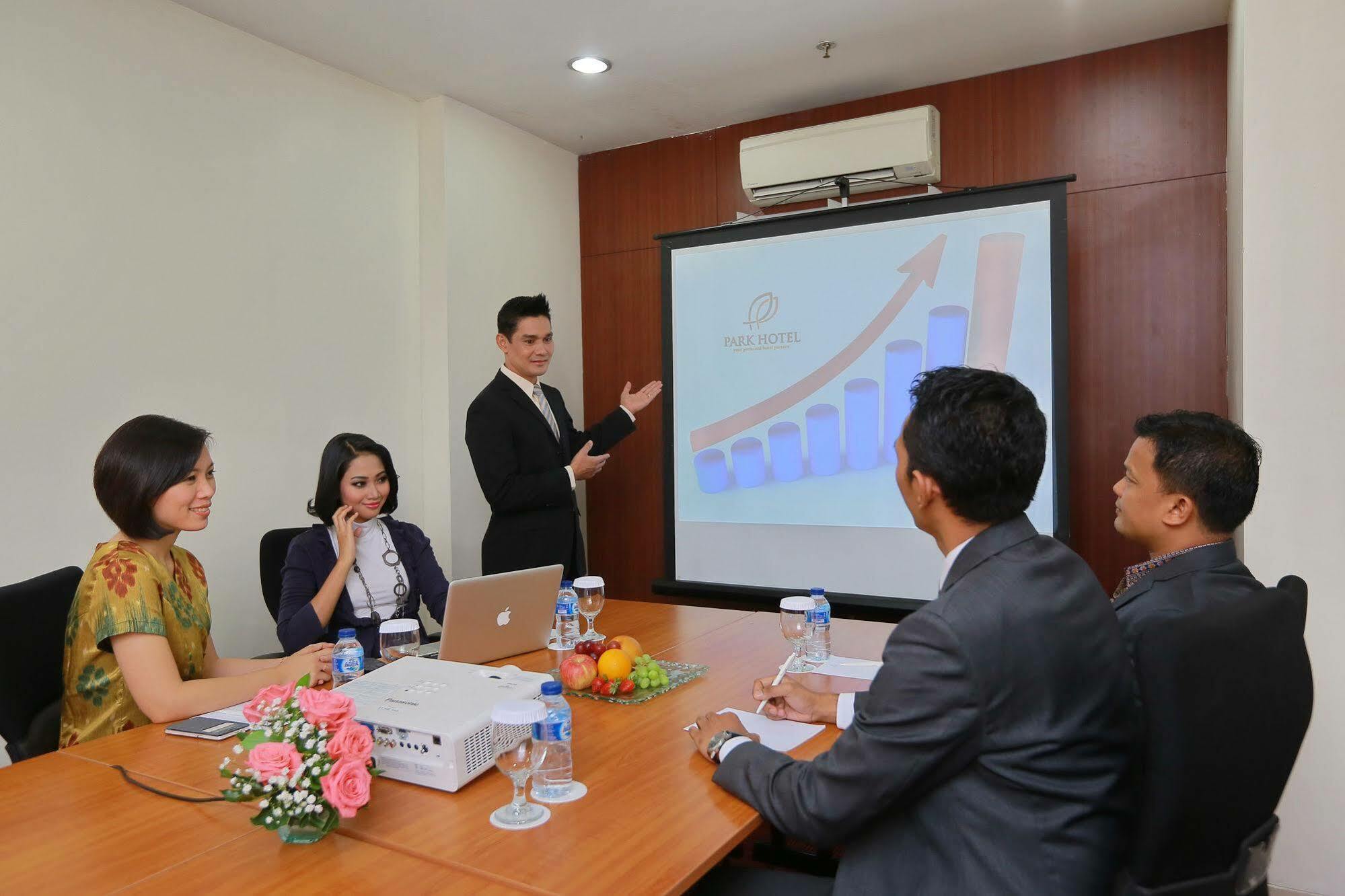 Park Hotel Cawang Jakarta Extérieur photo